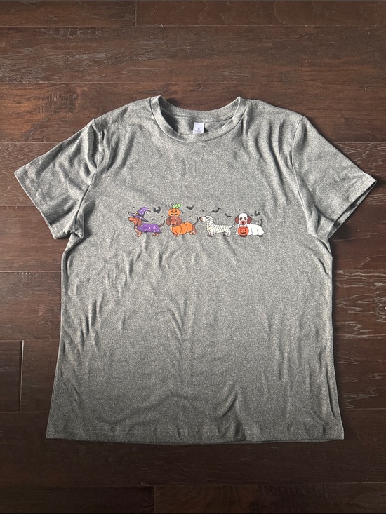 KimberlyJorfyn Tops - NWOT Halloween Graphic Tee - Pet-Themed Holiday Shirt